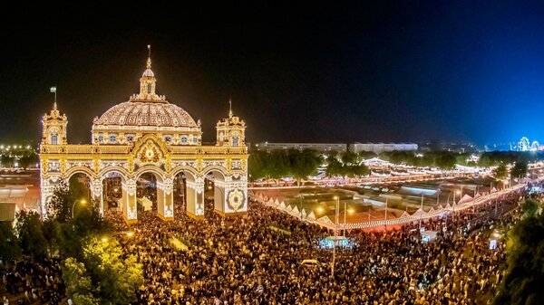 Cómo planificar Mudanzas Sevilla en época de fiestas y eventos locales